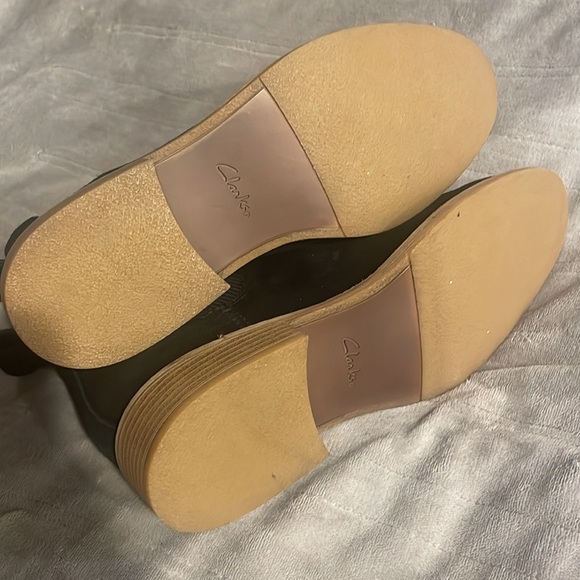 Clark’s black suede boots - Picture 3 of 3